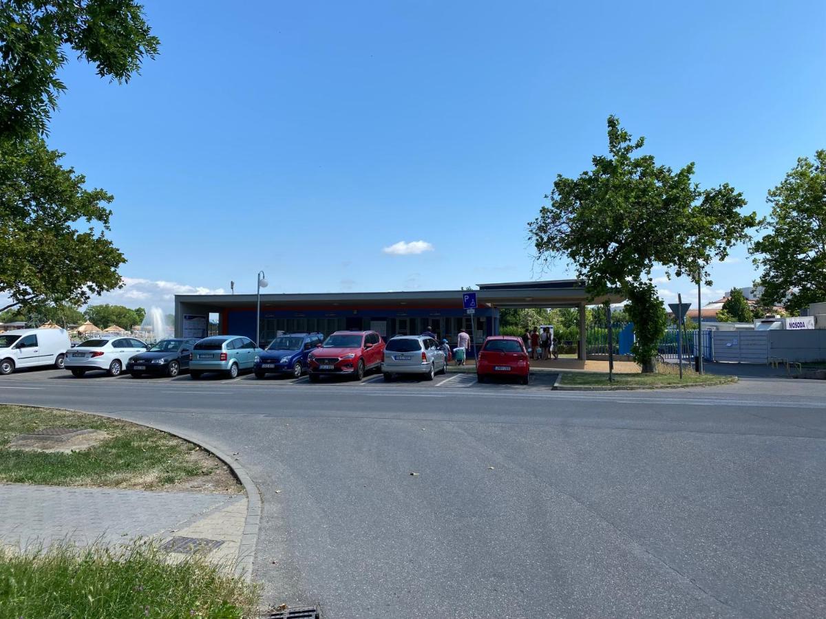 Veronika Lux Apartman Hajdúszoboszló Exterior foto